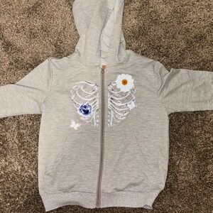 Light weight hooded jacket